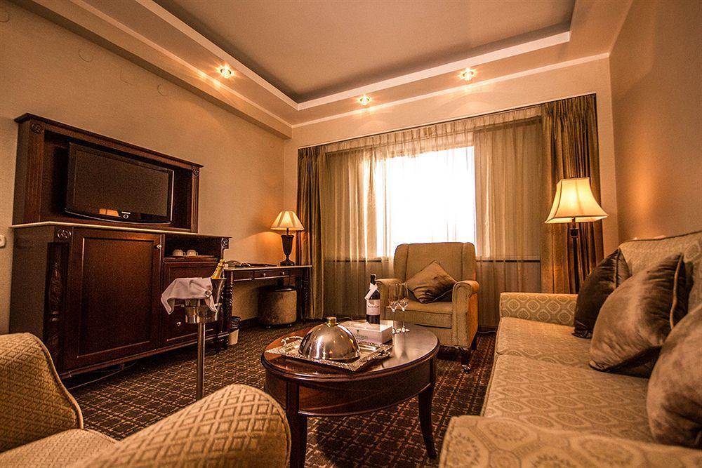 Chinggis Khaan Hotel Ulan Batur Dış mekan fotoğraf