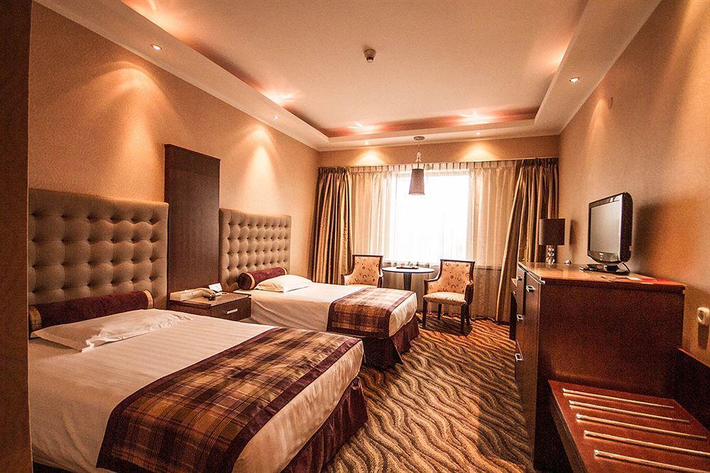 Chinggis Khaan Hotel Ulan Batur Dış mekan fotoğraf