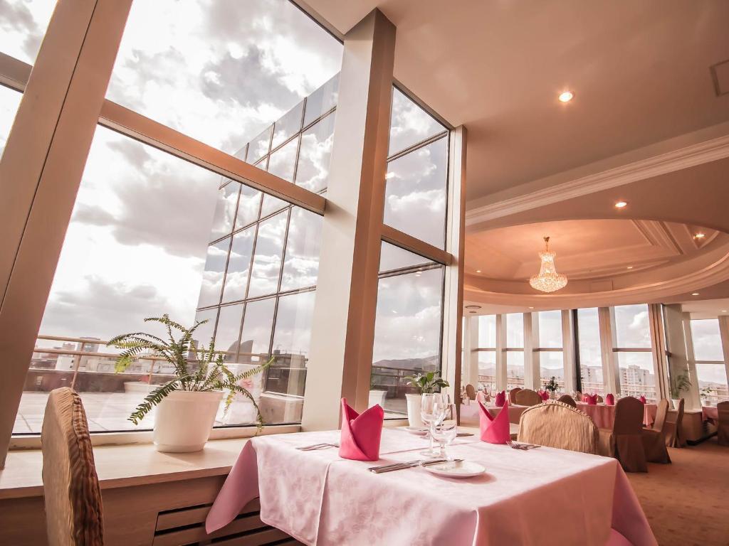Chinggis Khaan Hotel Ulan Batur Dış mekan fotoğraf