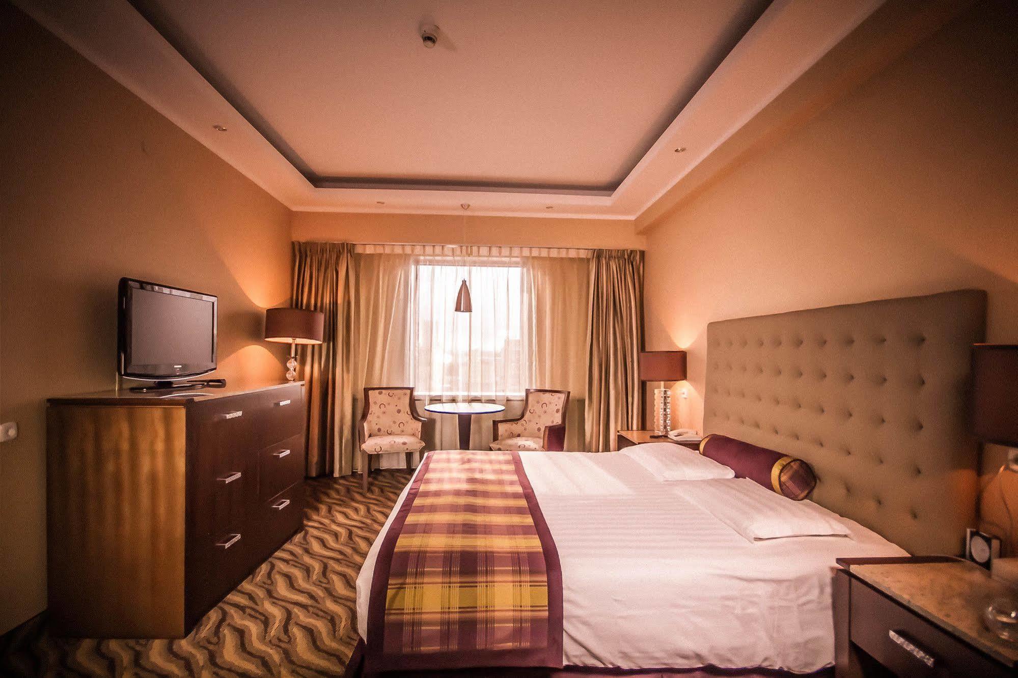 Chinggis Khaan Hotel Ulan Batur Dış mekan fotoğraf