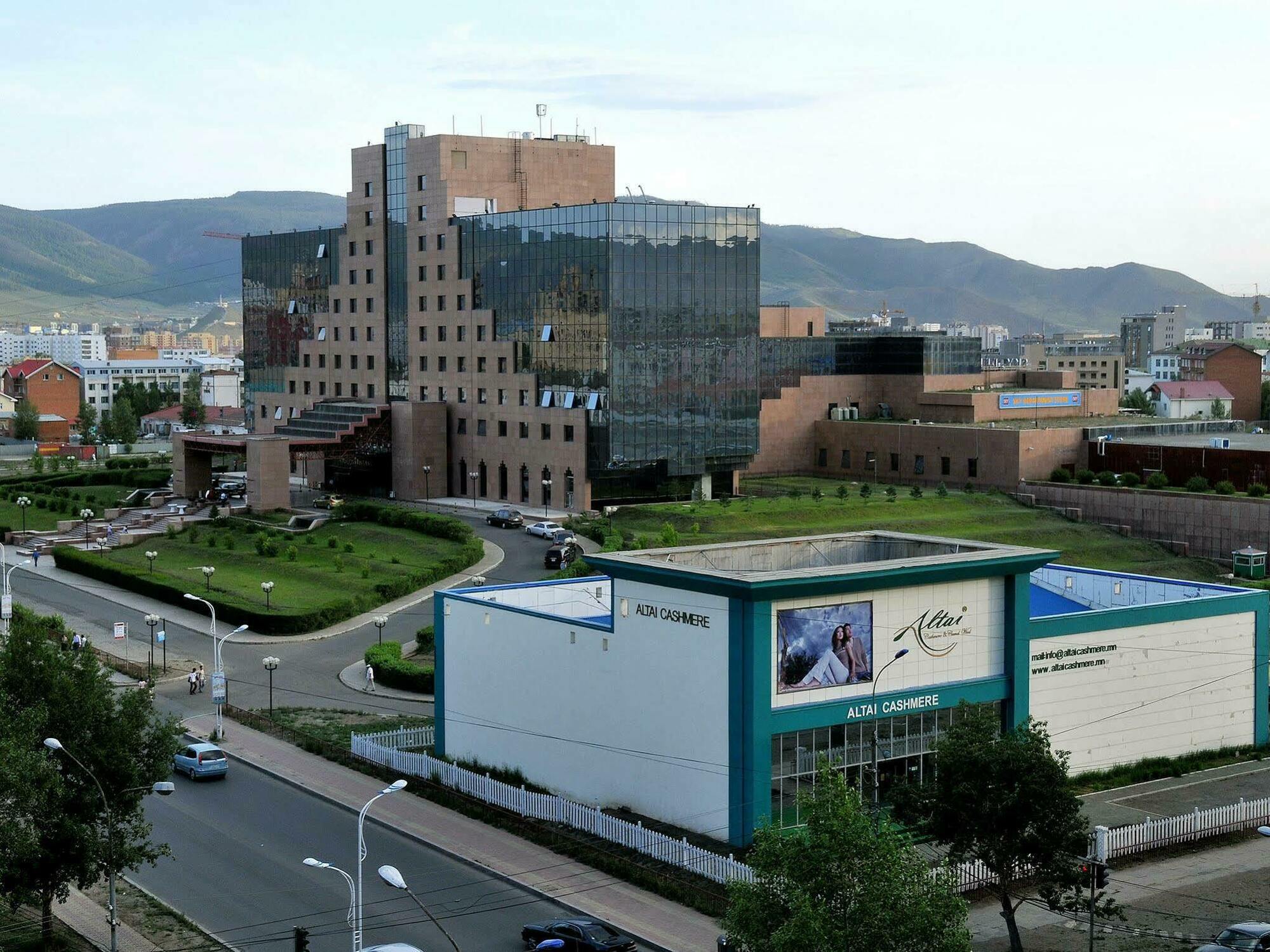 Chinggis Khaan Hotel Ulan Batur Dış mekan fotoğraf