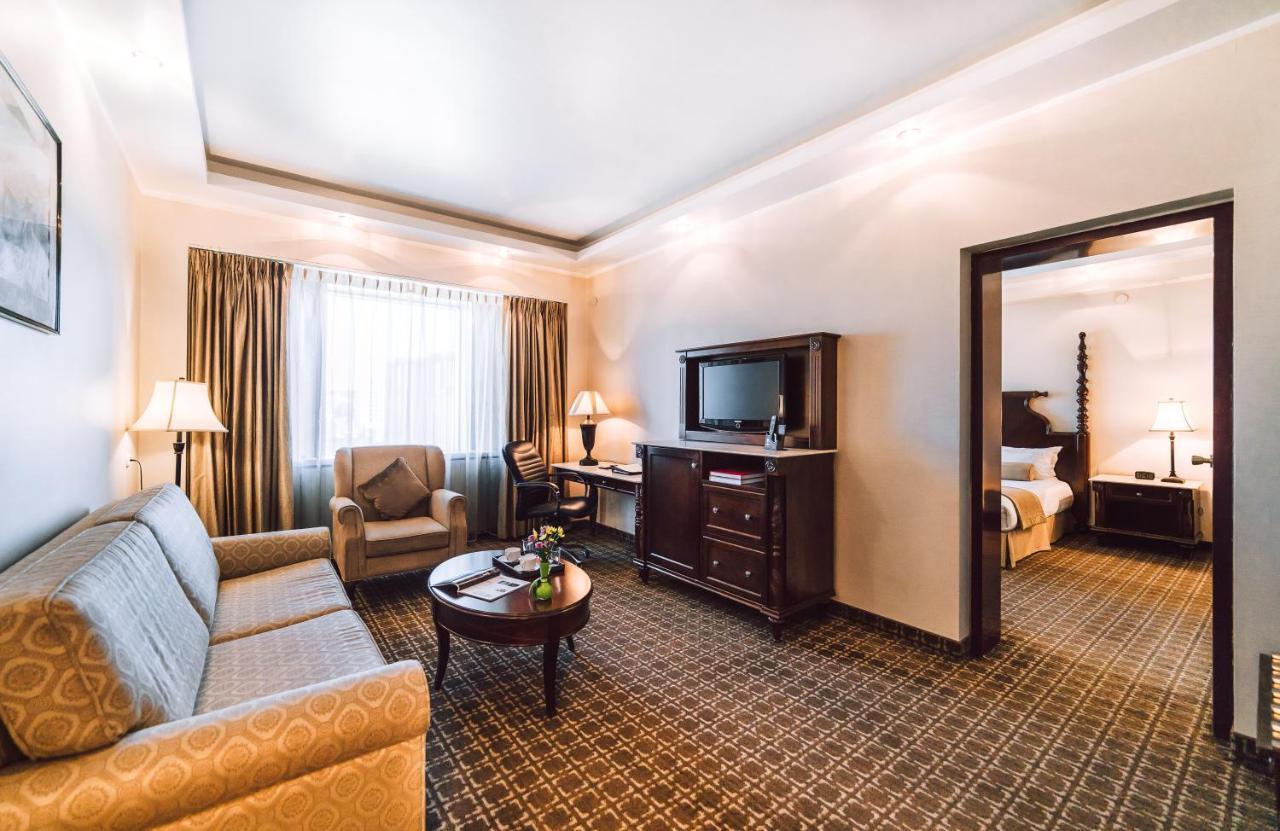 Chinggis Khaan Hotel Ulan Batur Dış mekan fotoğraf